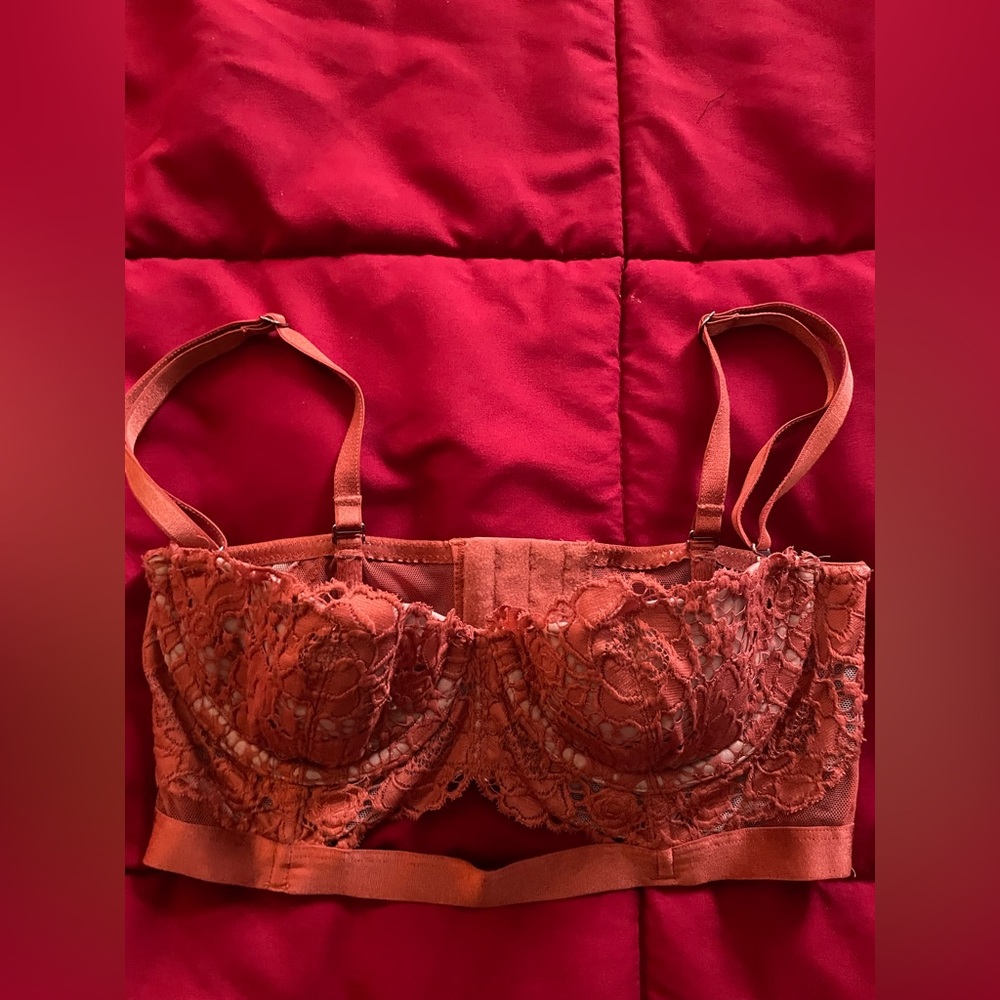 Victoria's Secret Lace Bralette in Rust 32B - Picture 6 of 12